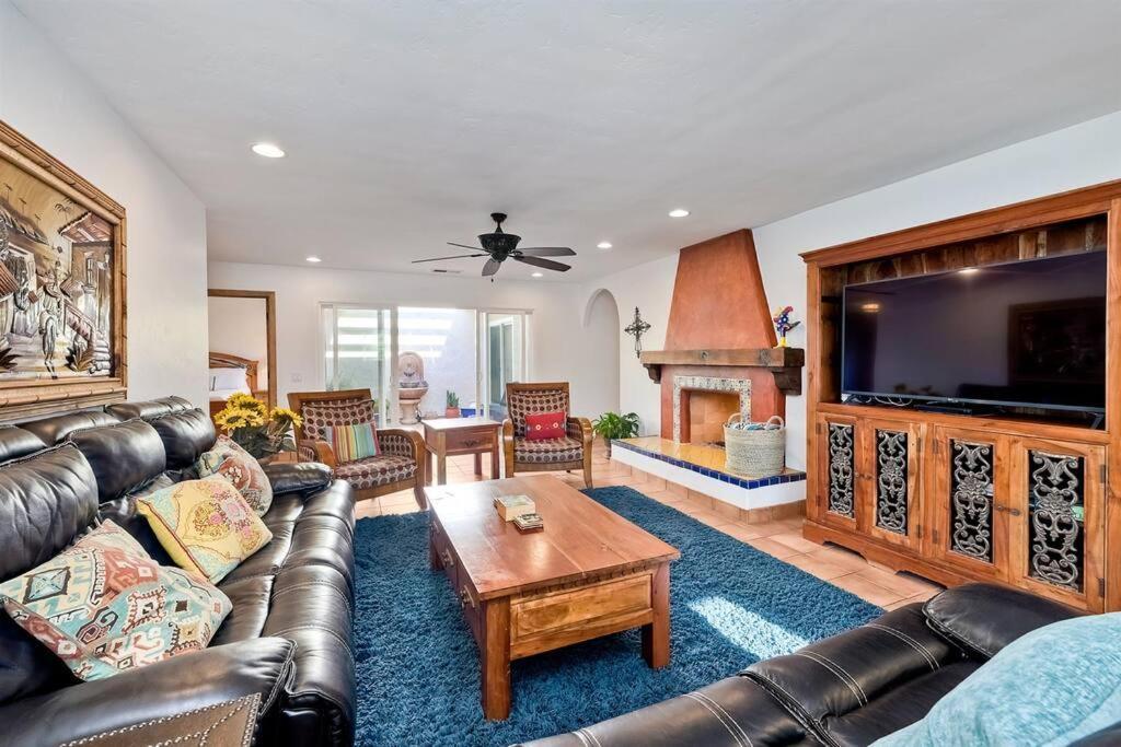 Great Group Retreat! Hacienda Decor, Spacious Floor Plan, Private Backyard Carlsbad Eksteriør bilde