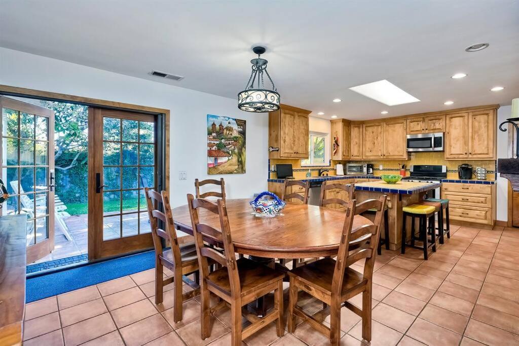 Great Group Retreat! Hacienda Decor, Spacious Floor Plan, Private Backyard Carlsbad Eksteriør bilde