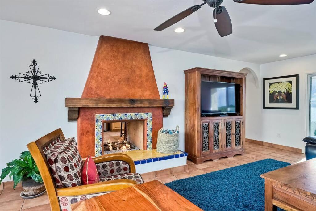 Great Group Retreat! Hacienda Decor, Spacious Floor Plan, Private Backyard Carlsbad Eksteriør bilde